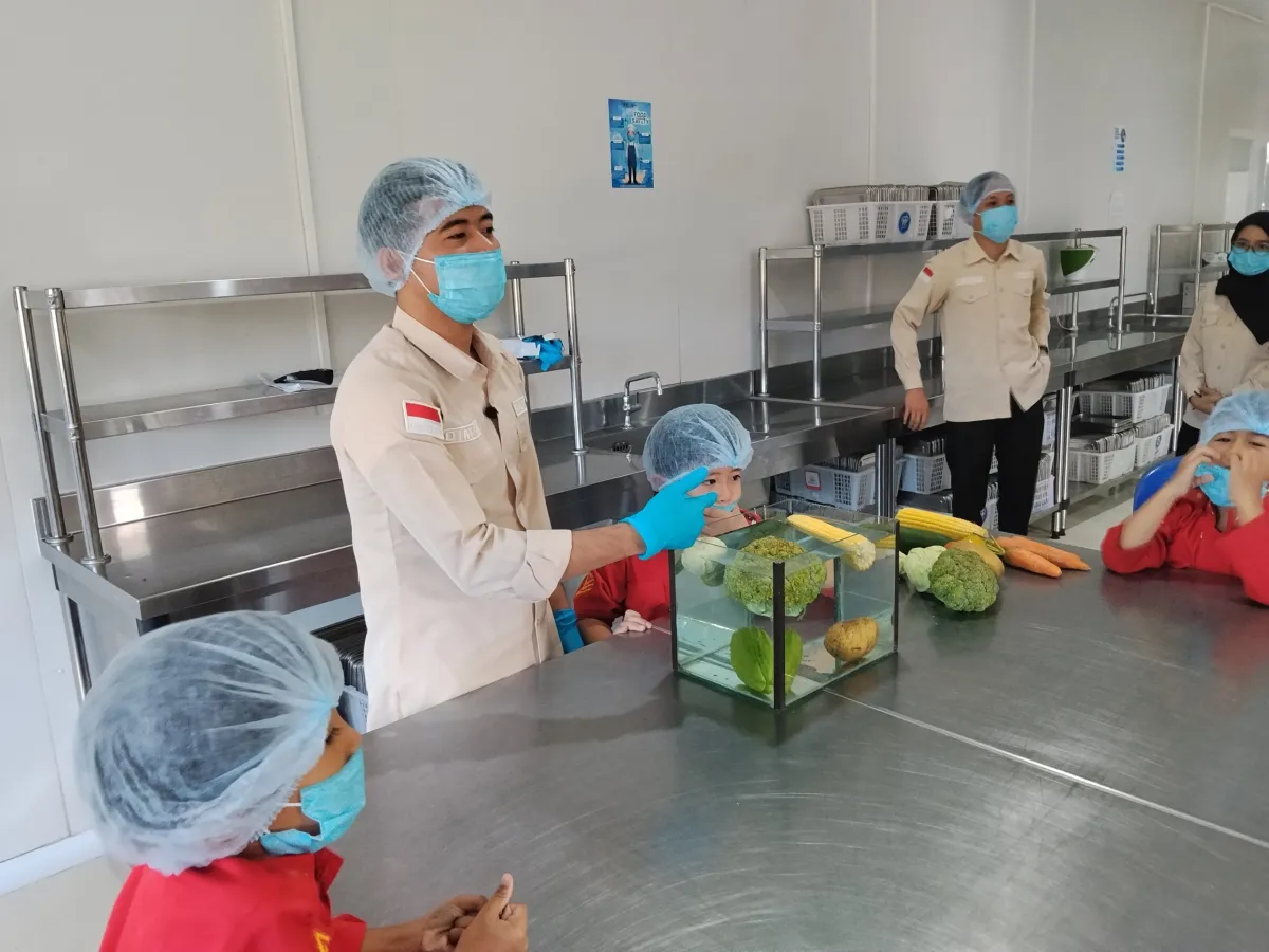 Siswa TK Kemala Bhayangkari XXVI Kunjungi SPPG 3 Mabes Polri Polda Bengkulu untuk Edukasi Gizi