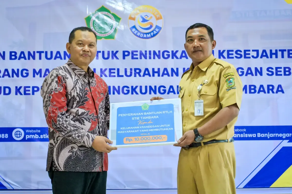 STIE Tambara Banjarnegara Serahkan Bantuan Rp10 Juta untuk Rehabilitasi RTLH di Krandegan