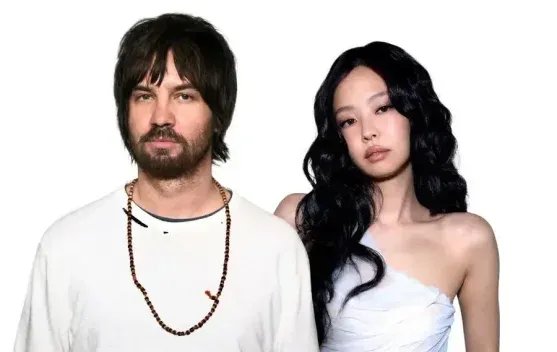 Remix “Dracula” Jennie dan Tame Impala Tembus 20 Besar Billboard Hot 100
