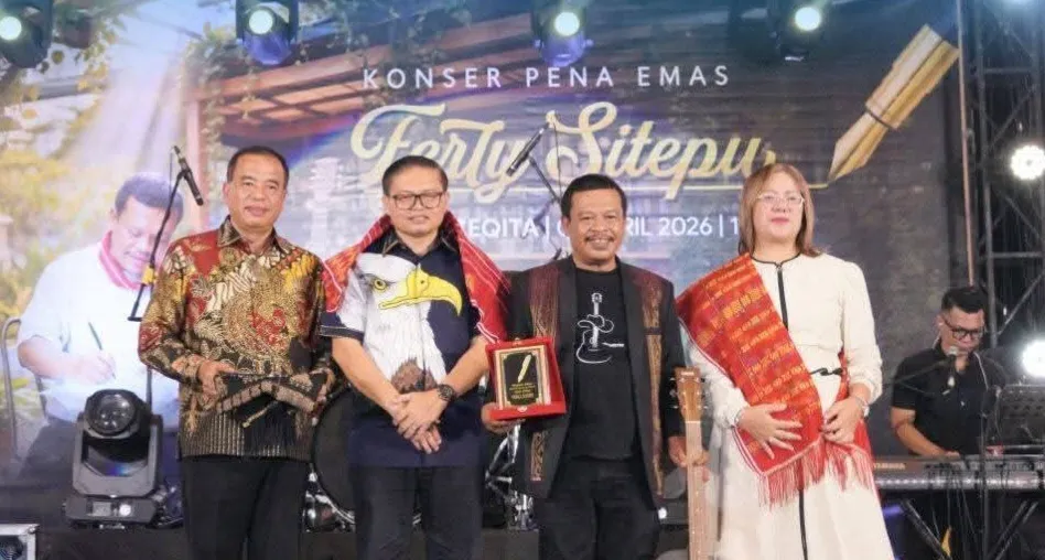 Bupati dan Wakil Bupati Karo Hadiri Konser “Pena Emas” Ferly Sitepu di Medan