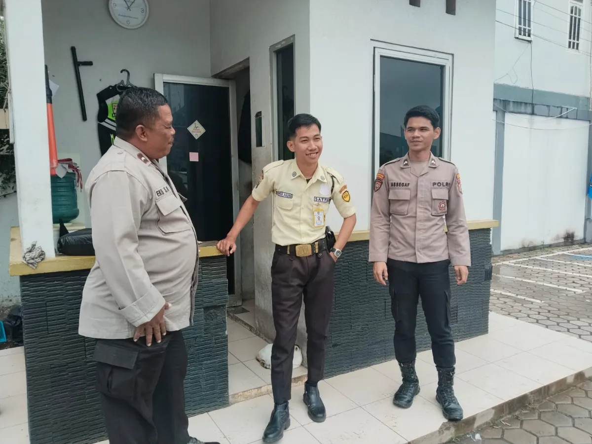 Polsek Sangatta Utara Intensifkan Patroli Dialogis Siang Hari di Titik Aktivitas Warga