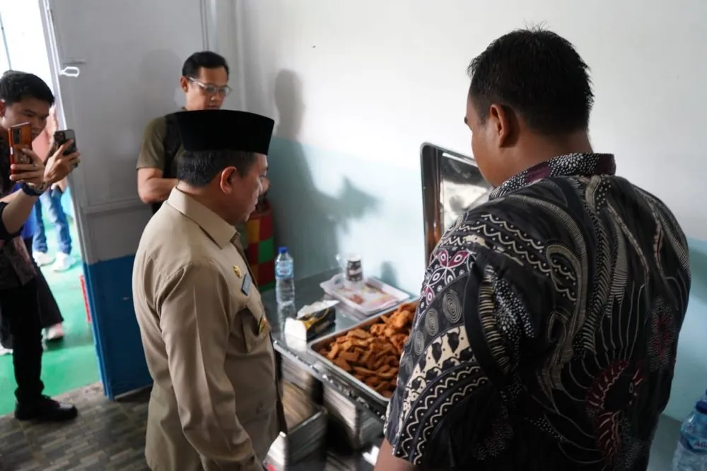 Gubernur Jambi Tinjau Dapur MBG di Merangin, Tekankan Kualitas Bahan dan Kebersihan
