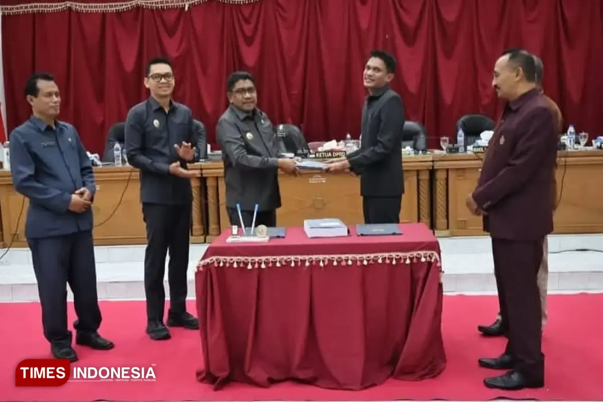 DPRD Sumba Timur Gelar Paripurna, Bupati Serahkan LKPJ 2025 dan Bahas Pembentukan Tim Evaluasi