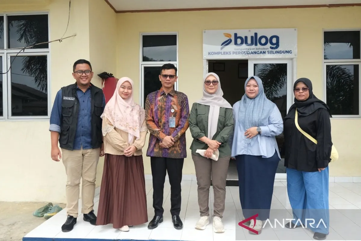 Anggota Komisi IV DPR Tinjau Gudang Bulog Bangka, Pastikan Stok Pangan Aman Jelang Idulfitri