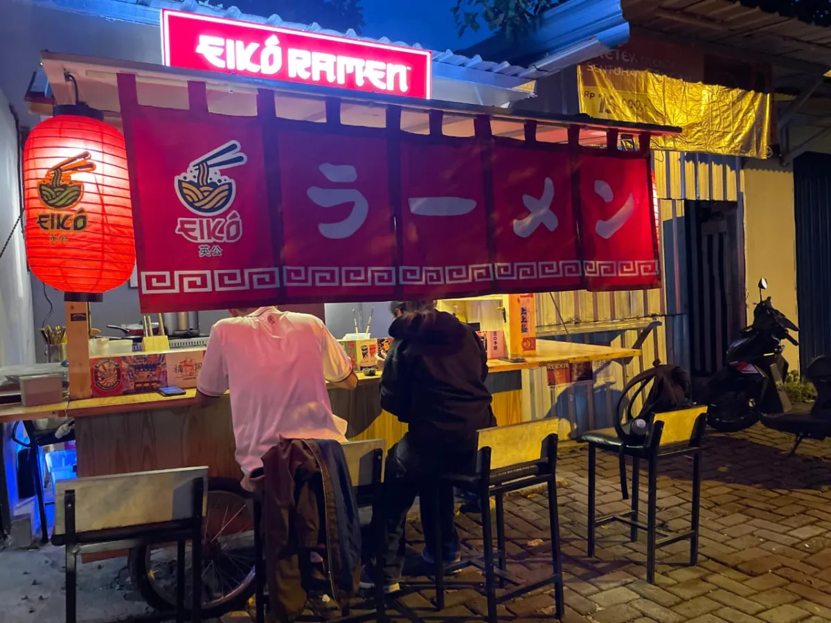 Ramen Eiko di Banyumanik Semarang Usung Nuansa Yatai Jepang lewat Dapur Terbuka