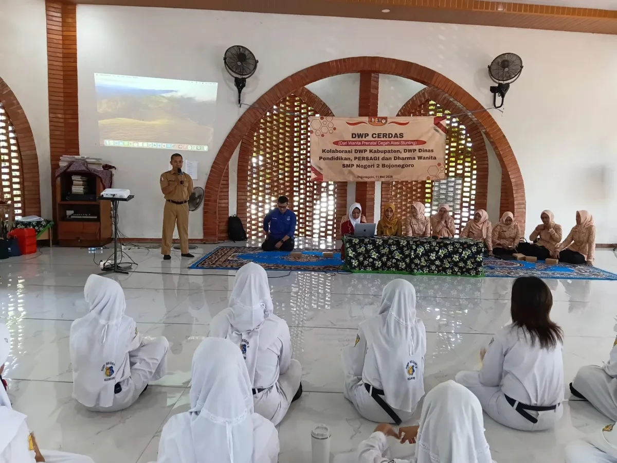 DWP Bojonegoro Gelar Edukasi Cegah Anemia dan Perkuat Kesehatan Mental di SMPN 2 Bojonegoro