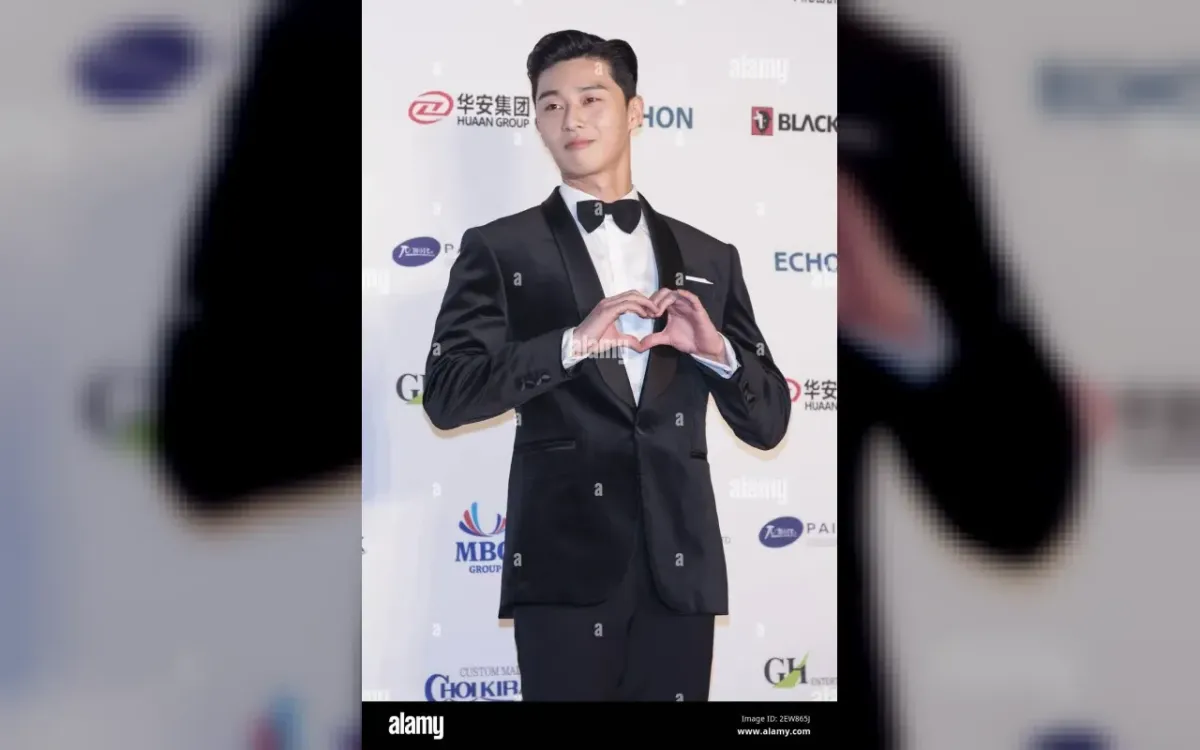 Park Seo Joon Cerita Ibunya Sempat Mengira RM BTS Adalah Dirinya di Video Musik “2.0”