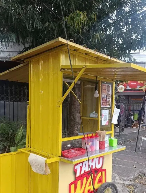 Dari Gerobak Kuning ke TikTok, Mahasiswa UM Dampingi Tahu Waci Kenalkan Pemasaran Digital