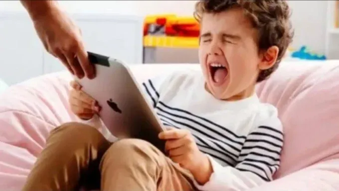 Psikolog Jelaskan Penyebab Anak Mudah Marah Saat Akses Gadget Dibatasi