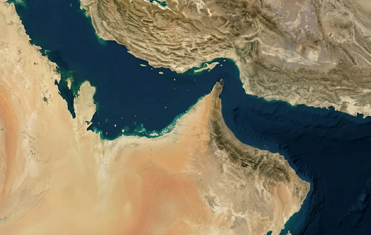 Iran Dikabarkan Batasi Pelayaran di Selat Hormuz Usai Kematian Ali Khamenei, Pasar Energi Waspada