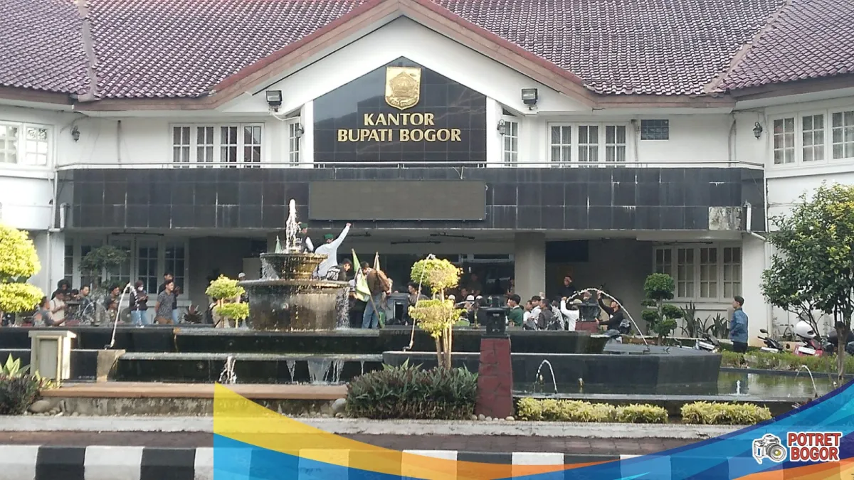 HMI Cabang Bogor Gelar Aksi di Kantor Bupati, Soroti Krisis Kemanusiaan Global