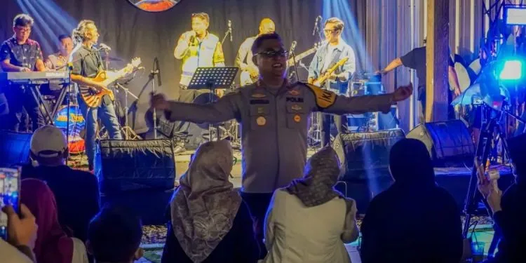 Polres Ciamis Hadirkan Hiburan Musik di Rest Area untuk Pemudik