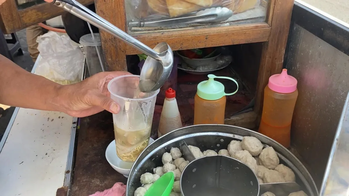 Pentol Aja, Jajanan Terjangkau yang Ramai Diminati Warga Tayu Pati