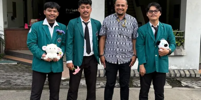 Tiga Calon Wisudawan Informatika UHW Perbanas Surabaya Direkrut Perusahaan Teknologi sebelum Wisuda