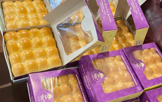 Kedai Hikmah 3 di Kendari Tawarkan Roti Maros Hangat dan Perluas Layanan Pesanan