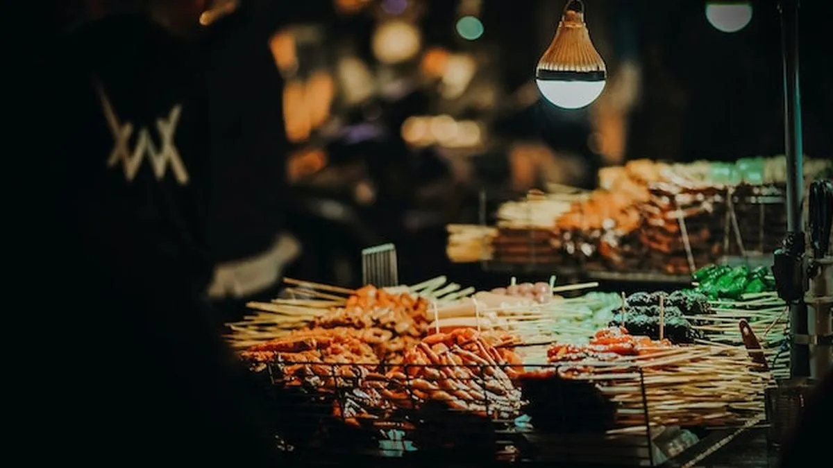 Empat Kawasan Street Food Malam di Bandung yang Viral pada 2026