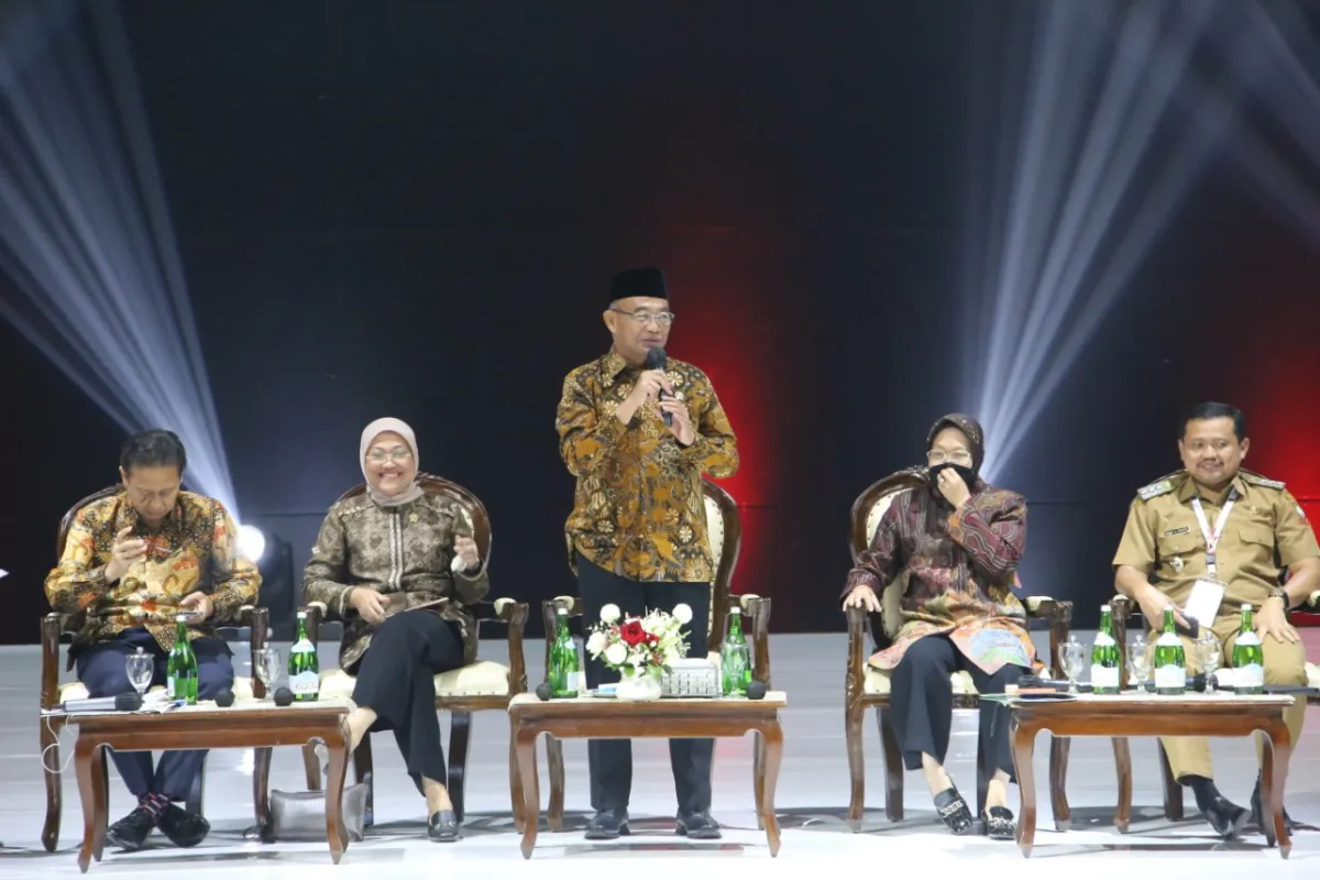 Jokowi Minta Daerah Tekan Kemiskinan Ekstrem hingga Nol Persen dan Stunting di Bawah 14 Persen pada 2024