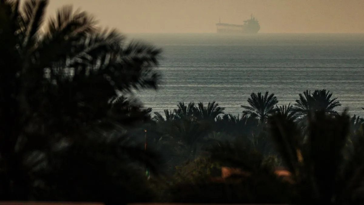 Penutupan Selat Hormuz oleh Iran Picu Guncangan Energi dan Ancaman Perlambatan Ekonomi Global