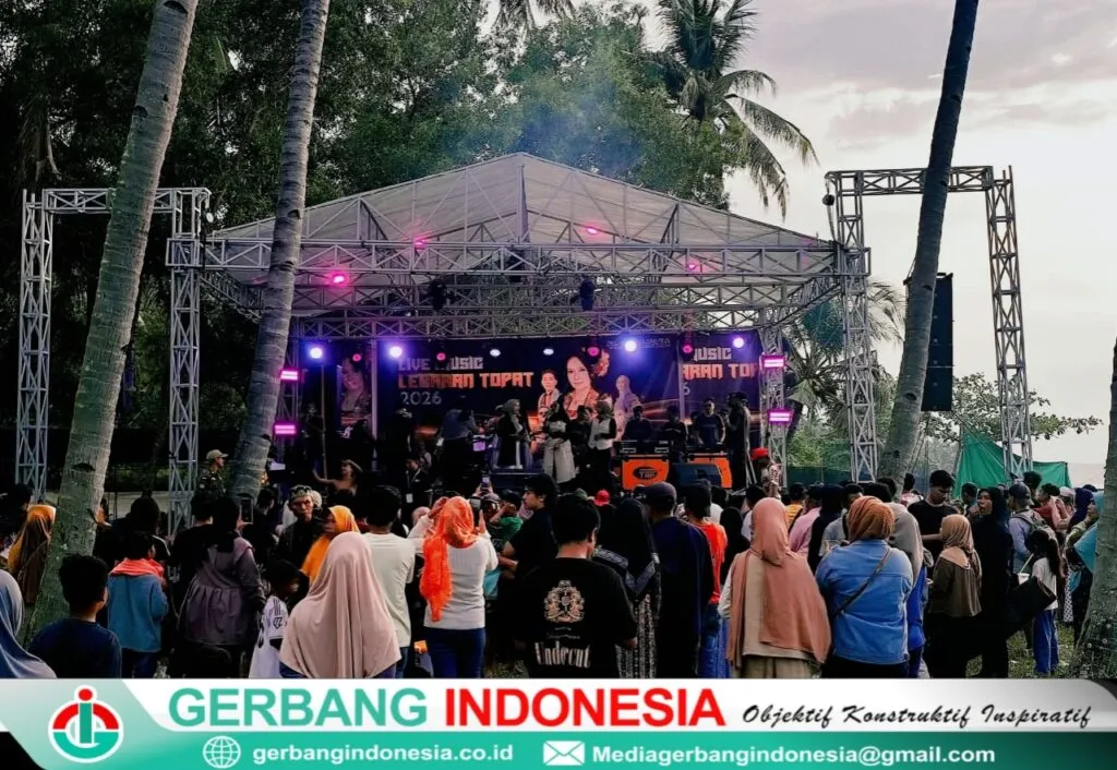 Ribuan Warga Lombok Utara Padati Pantai Beraringan Saat Lebaran Ketupat, Diiringi Hiburan Musik Lokal