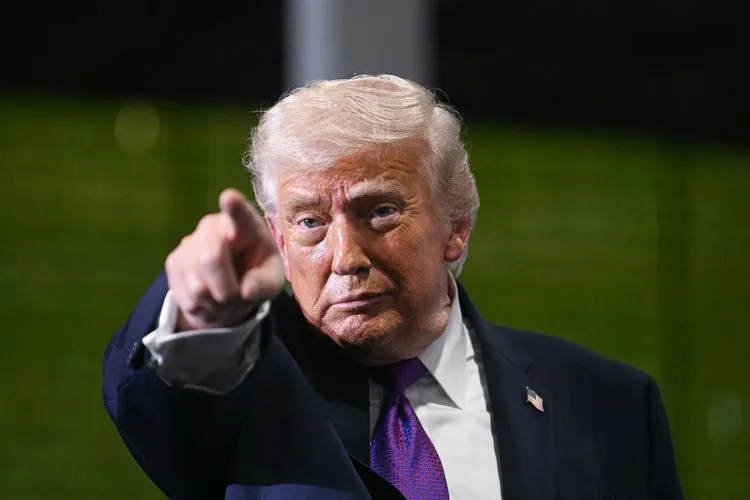 Foto Pekan Ini: Donald Trump Hadiri Acara di Verst Logistics, Kentucky