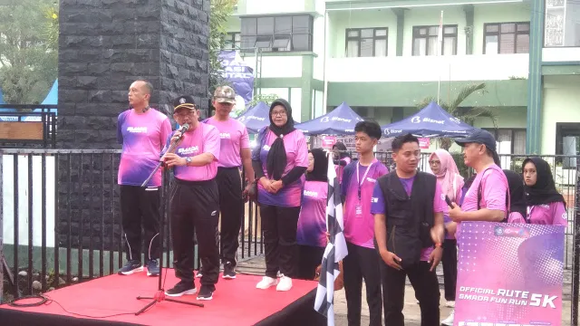 Sekitar 600 Pelari Ikuti Smada Fun Run 2026 di SMAN 2 Ponorogo, Kacabdindik Dorong Jadi Agenda Tahunan
