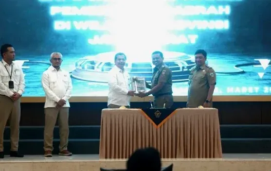 Bupati Sumedang Serahkan LKPD 2025 ke BPK Jabar, Tekankan Transparansi dan Integritas