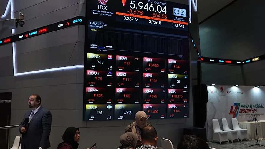 IHSG Turun 0,81% ke 8.255 pada Sesi I, Sektor Transportasi Jadi Penekan Terbesar