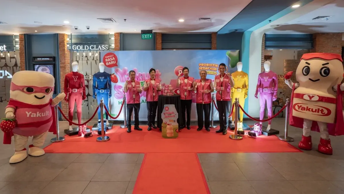 PT Yakult Indonesia Persada Perkenalkan Varian Yakult Rasa Stroberi Mulai 1 Juni 2026