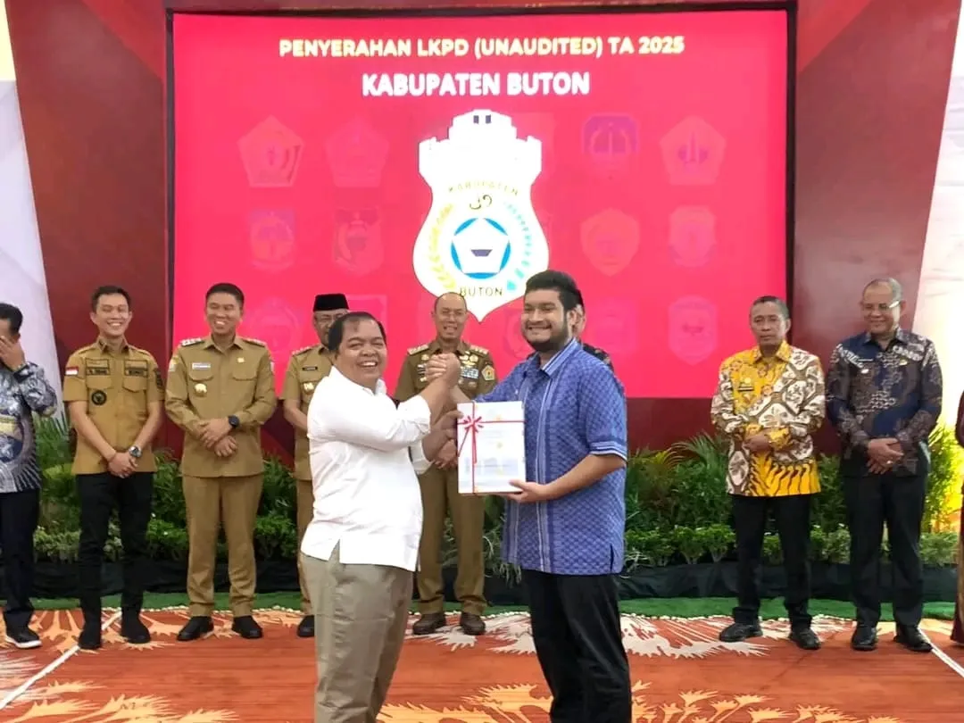 Bupati Buton Hadiri Penyerahan LKPD se-Sultra, Tegaskan Komitmen Transparansi dan Perbaikan Tata Kelola