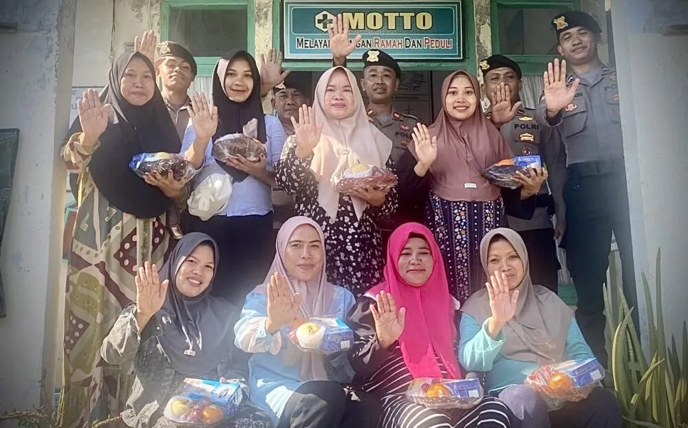 Sat Samapta Polres Bima Kota Salurkan Makanan Tambahan Bergizi untuk Ibu Hamil di Monggonao