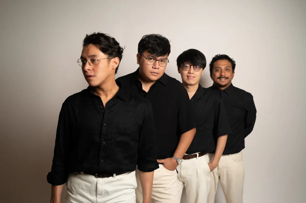 Wijaya 80 Berkolaborasi dengan Sal Priadi Rilis Lagu "Bulan Bintang, Garis Menyilang" saat Idulfitri 2026