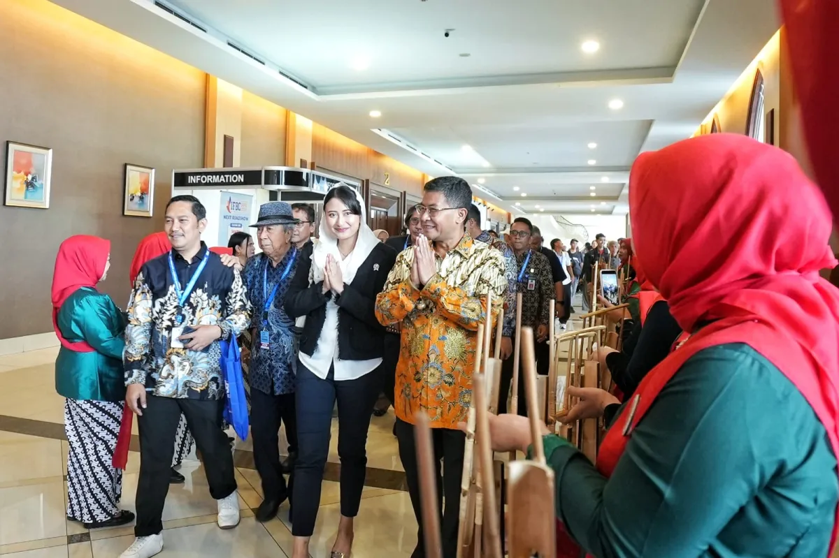 Wagub Jabar Dorong Regulasi Afirmatif agar Kuliner Lokal Bisa Masuk Mal Modern