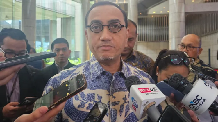 OJK Bidik 70–75% Emiten Penuhi Free Float 15% pada Tahun Pertama Penerapan Aturan