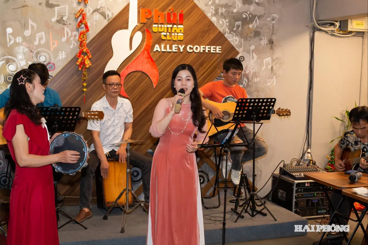 Mengenang 25 Tahun Trinh Cong Son: Musik untuk Refleksi yang Terus Bergema di Hai Phong
