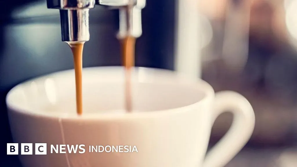 Bagaimana Kopi Dibuat Tanpa Kafein: Dari Penemuan Kafein hingga Teknik Dekafeinasi Modern