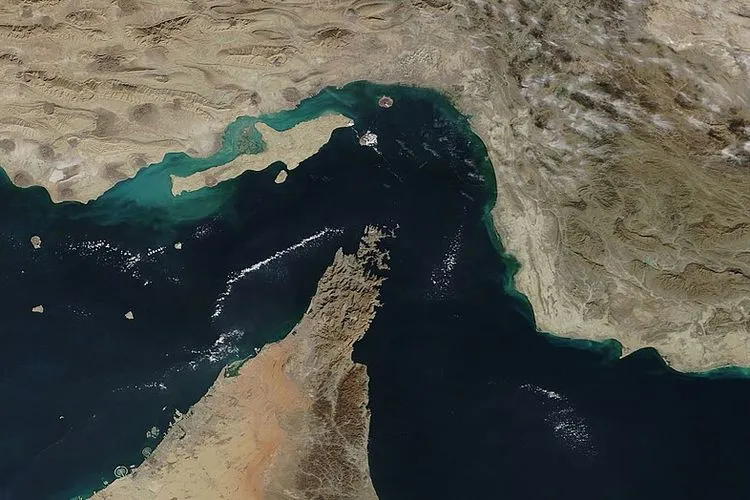 Ilustrasi Selat Hormuz Mengiringi Laporan Kabar Dunia Sepekan