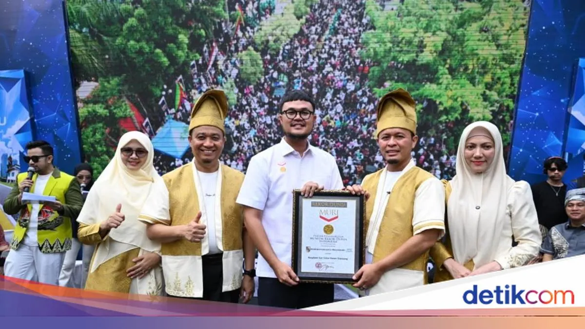 Kue Sepanjang Satu Kilometer dan Rasa Memiliki: Mengapa Rekor Ketan Talam Durian Pekanbaru Menggugah Indonesia