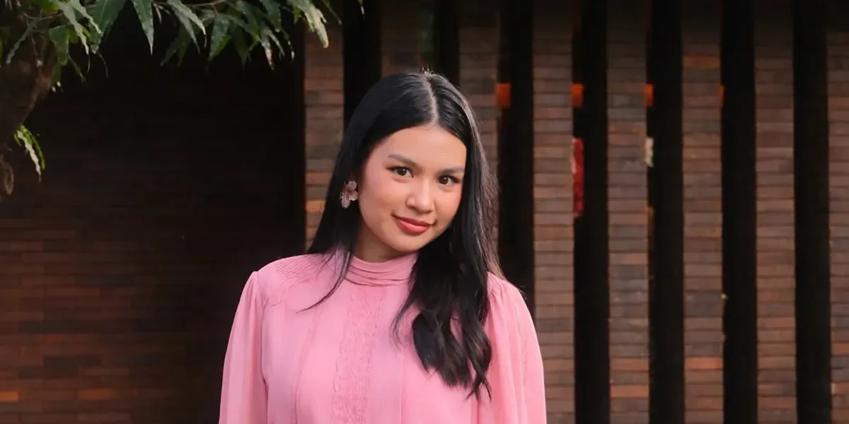 Vanessa Zee Gandeng Rony Parulian, Rilis Cuplikan Lagu "Takkan Terulang" di YouTube
