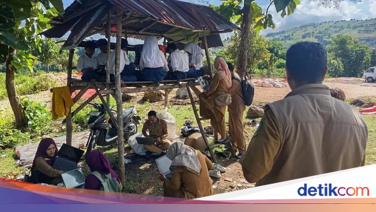 Ketiadaan Listrik dan Internet, Siswa SMP Satap Lambitu Bima Jalani TKA di Kebun Jagung