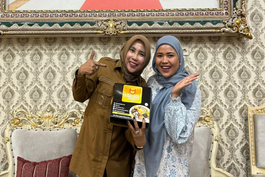 Irine Yandri Sandrika Kembangkan Sop Buah Irine dari Usaha Sederhana hingga Dikenal Luas