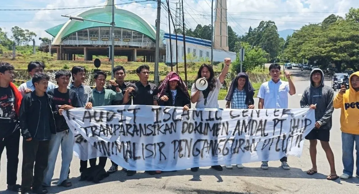AMPLi Gelar Aksi di Luwu Timur, Tuntut Keterbukaan AMDAL PT IHIP dan Audit Anggaran Islamic Center Malili