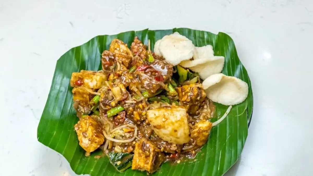 10 Rekomendasi Gado-Gado di Bandung: Warung Sederhana, Rasa Tetap Kaya