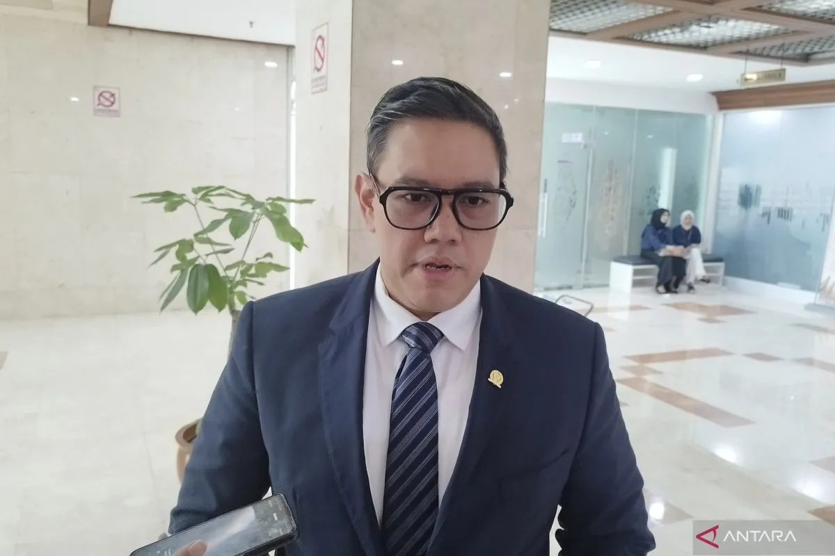 DPR Nilai Pengunduran Diri Kabais TNI Tunjukkan Komitmen Transparansi Usai Kasus Penyiraman Air Keras