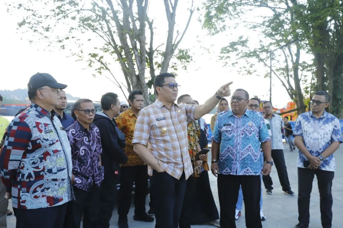Wali Kota Samarinda Tinjau Empat Lokasi: Pemulihan Pasar Segiri, Revitalisasi Masjid, Taman Jembatan Mahakam, dan Insinerator