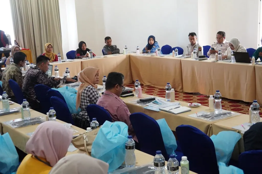UNP Dampingi Warga Nagari Maninjau Kembangkan Hilirisasi Kuliner Lokal Lewat Pendekatan OVOP