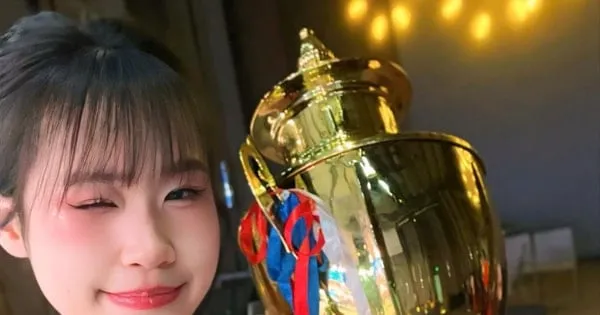 Dam Thuy Tien Raih Piala Emas di Kompetisi Seni Internasional Pasifik di Chengdu