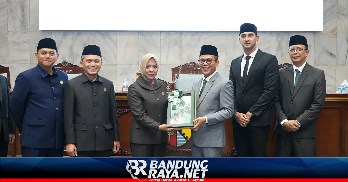 Bupati Bandung Sampaikan Nota Pengantar LKPJ 2025 di DPRD, Tekankan Transparansi dan Akuntabilitas