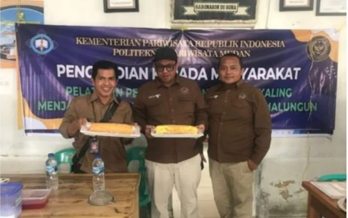 Poltekpar Medan Latih Pembuatan Bolu Pisang Berbahan Lokal untuk Perkuat Daya Tarik Kuliner Danau Toba