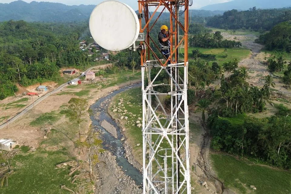 Komdigi Rencanakan Lelang Frekuensi 700 MHz dan 2,6 GHz pada 2026 untuk Perluas Internet Cepat
