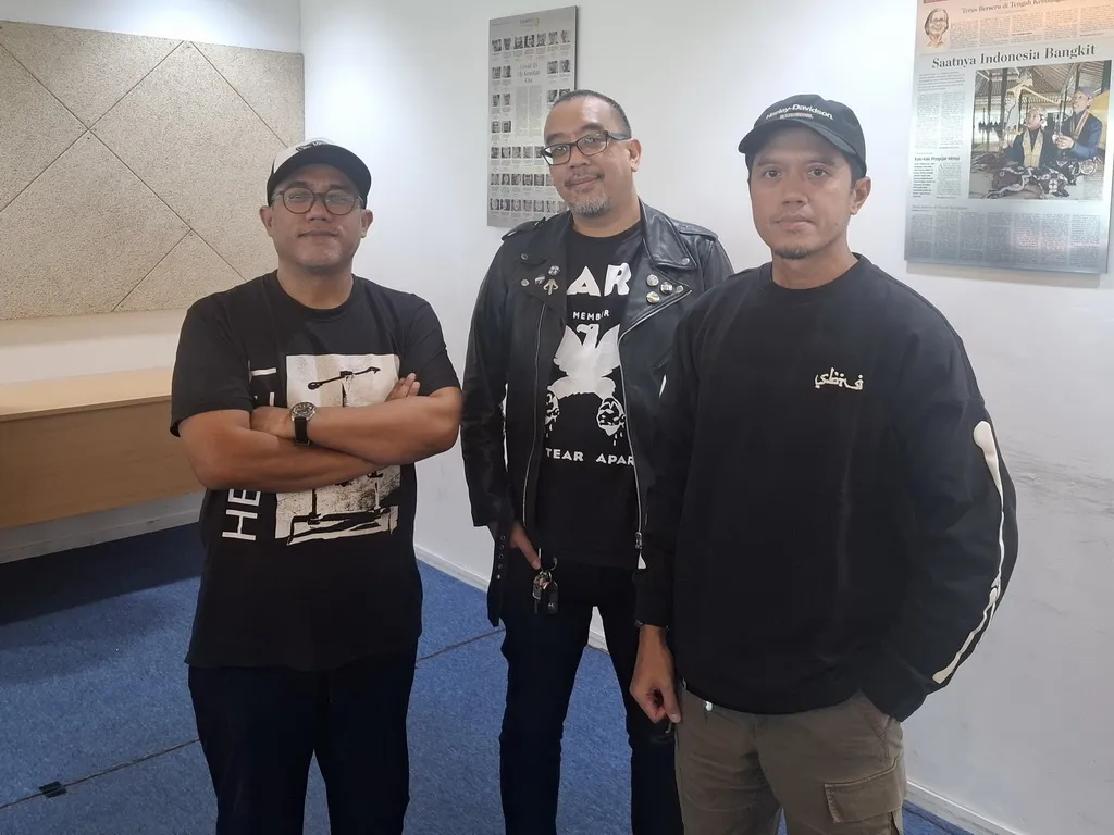 Seringai Siap Rilis Album “IV: Anastasis” pada 23 April 2026, Lagu “Akar” Memuat Demo Akustik Terakhir Ricky Siahaan